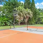 Luxe Retreat With Private Beach & Pool Paradise L53